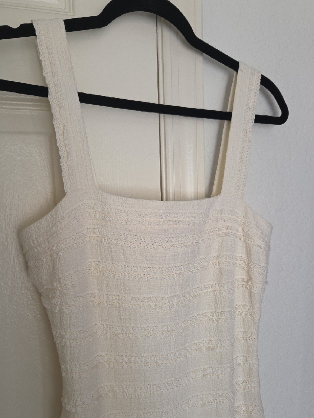 Lara Lace Trim Textured Body-Con Midi Dress Adelyn Rae - Picture 9 of 11